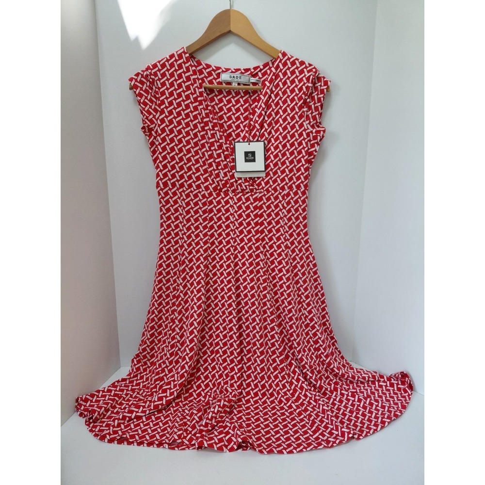 NWT Sade New York Red‎ & White Chevron V-Neck A-line Knee Length Dress Size 4